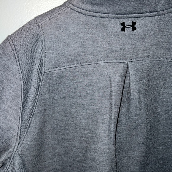 Under Armour fitted zip up with pockets - Picture 3 of 4